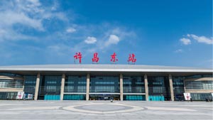 许昌东站高铁灯箱广告