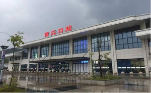 南江口站高铁灯箱广告