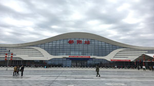 上饶鄱阳站高铁灯箱广告