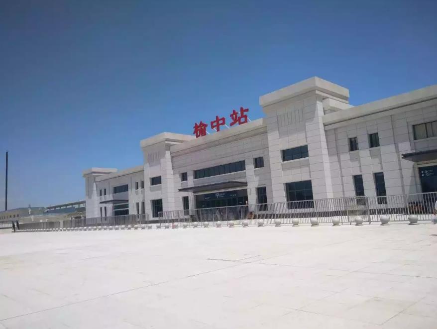 榆中站高铁灯箱广告