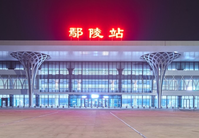 鄢陵高铁站led屏广告
